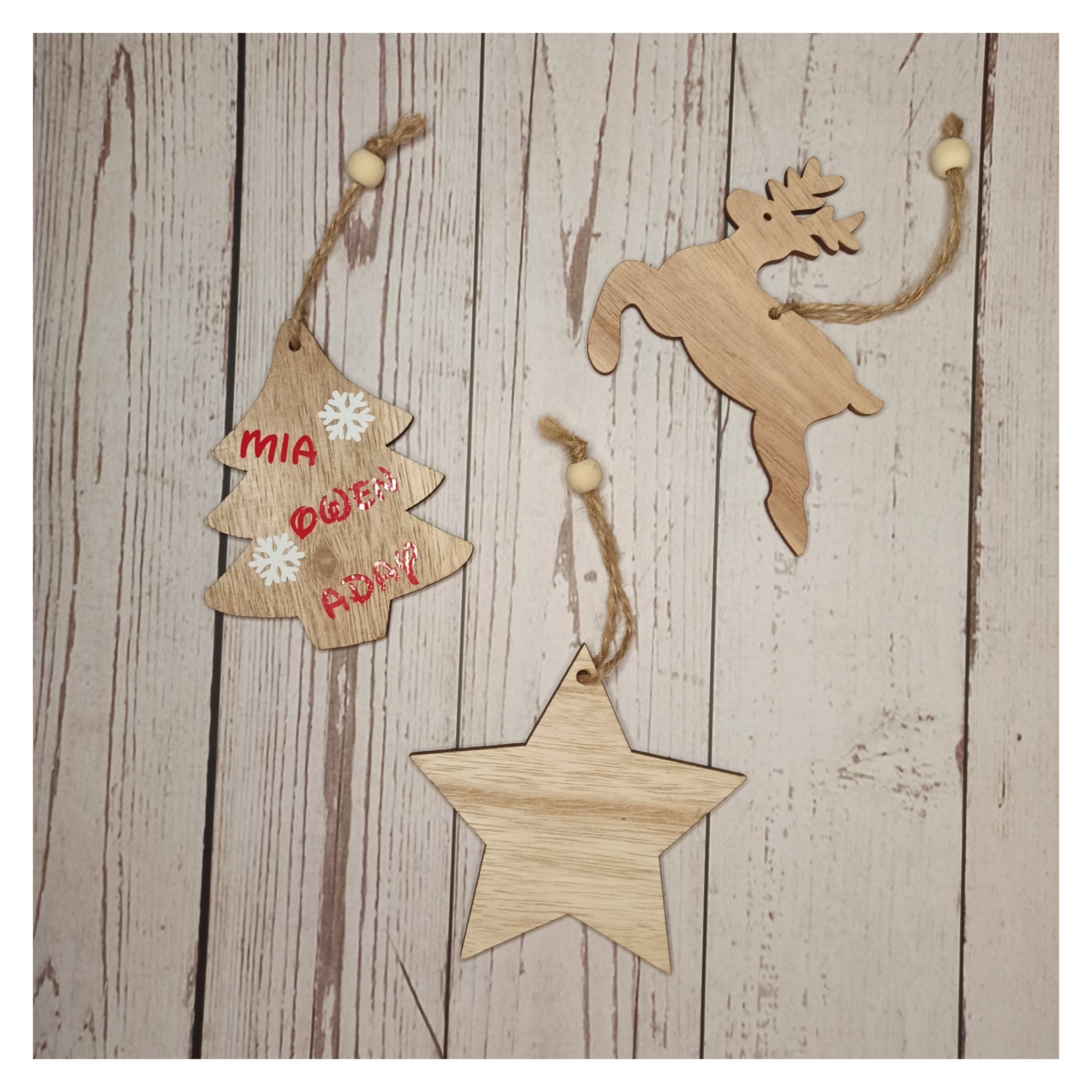 Adorno de Navidad en madera natural