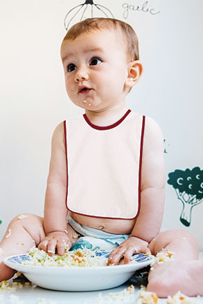 Babero bebe con goma